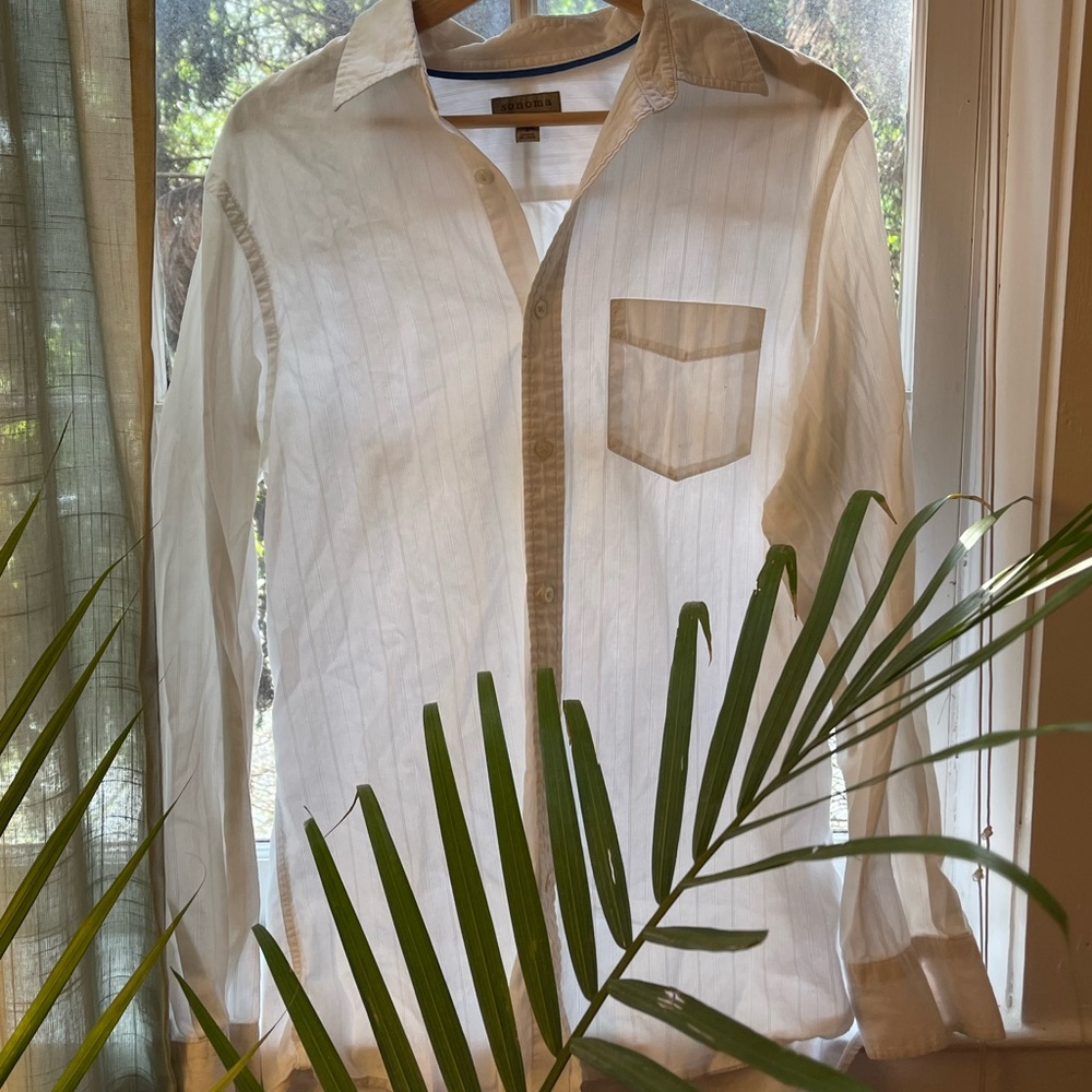 SOLD ‼️ White button-down